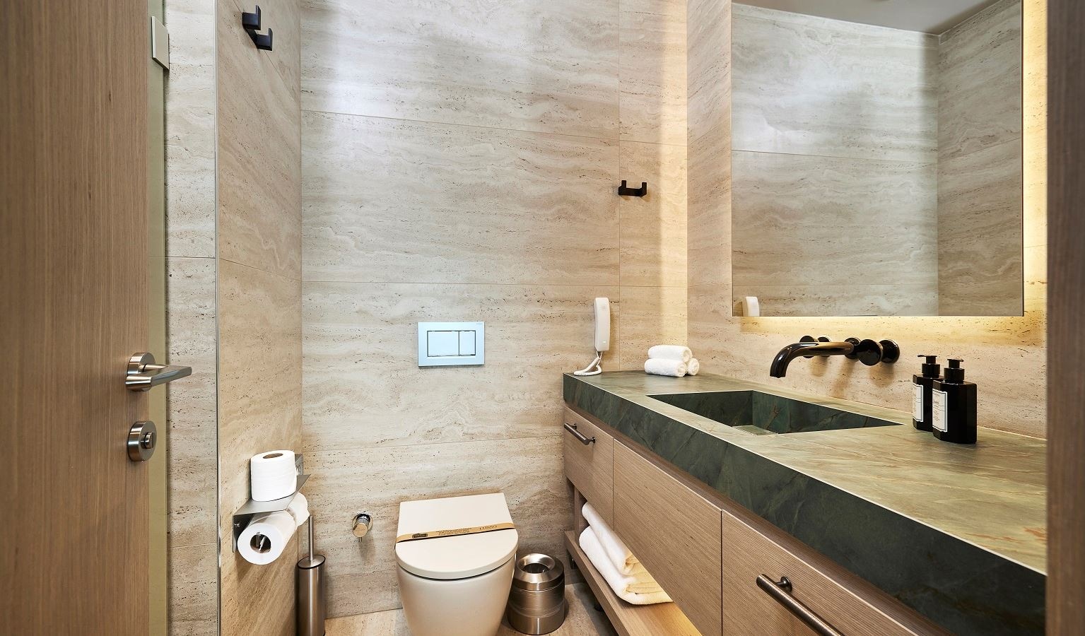 rooms-superior-family-suite-sea-view-room