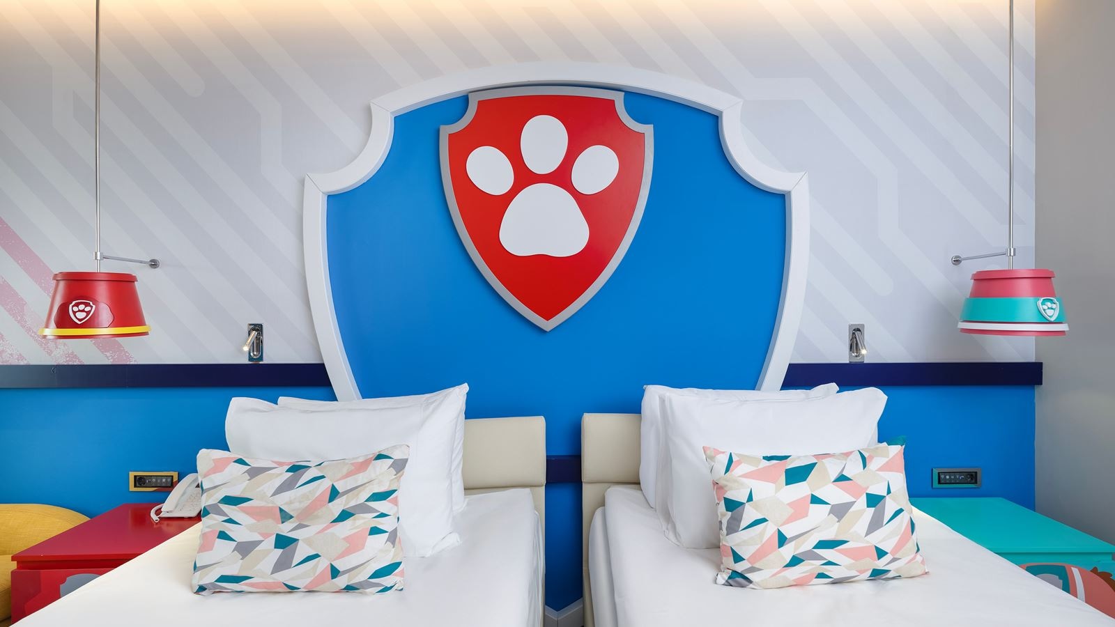 rooms-themed-deluxe-room