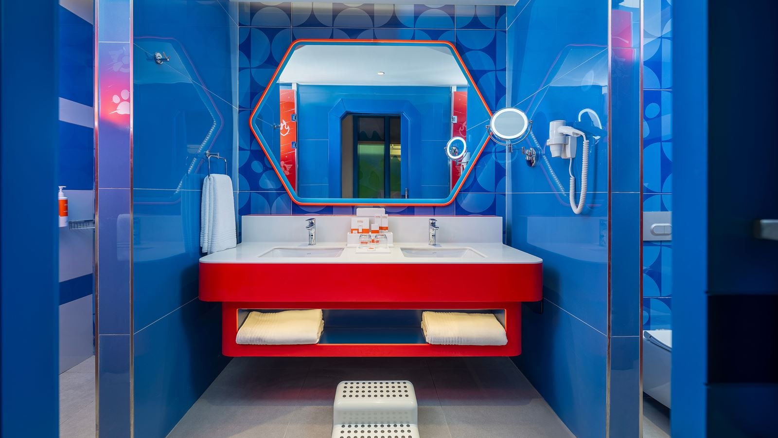 rooms-themed-junior-suite