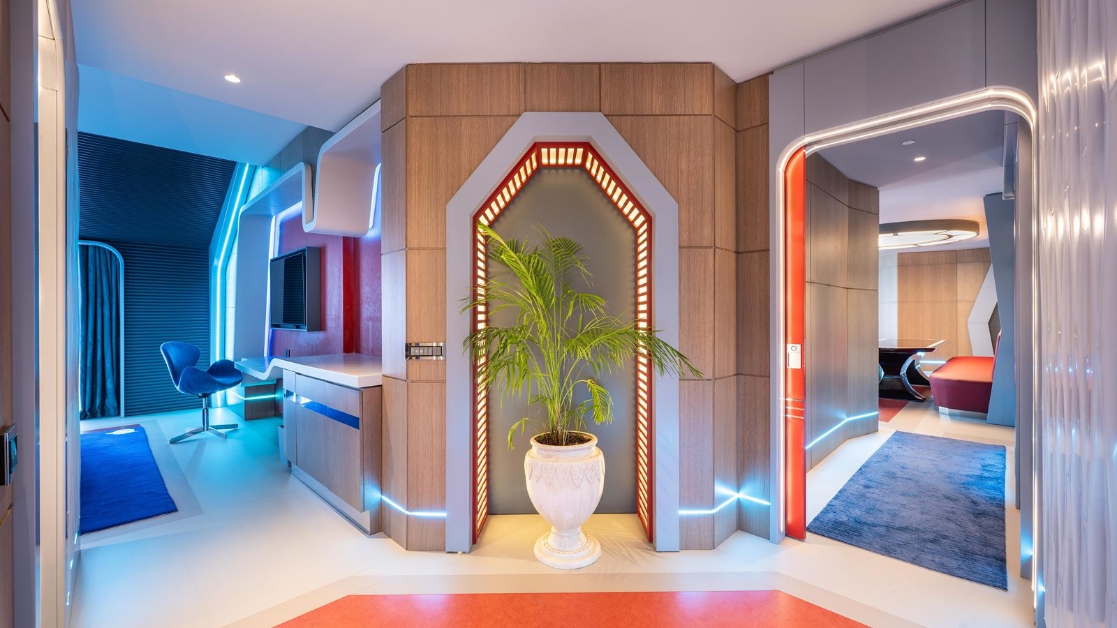 rooms-themed-iconic-suite