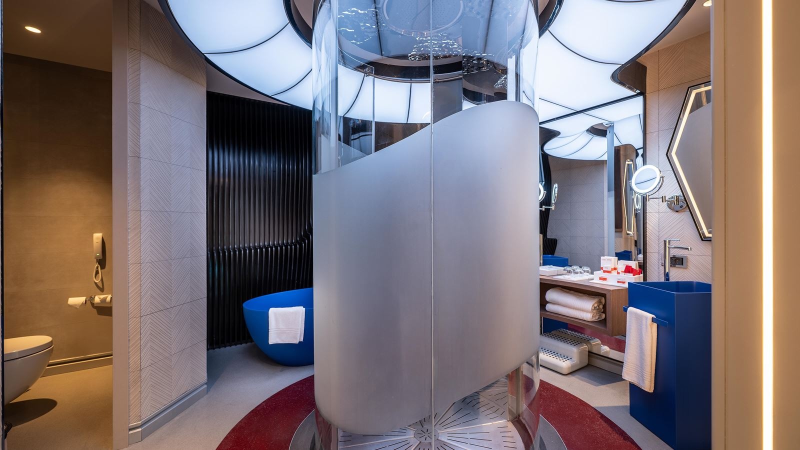 rooms-themed-iconic-suite