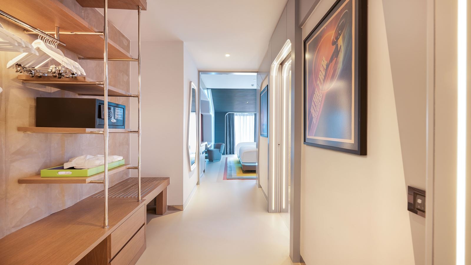 rooms-themed-deluxe-room