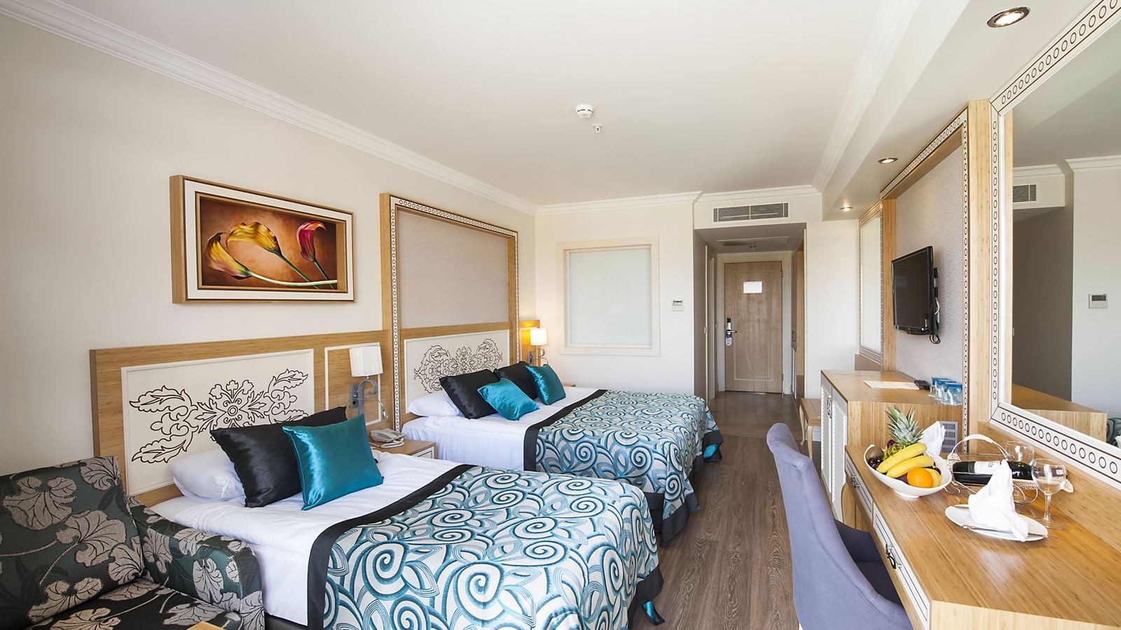 rooms-standard-room-side-sea-view