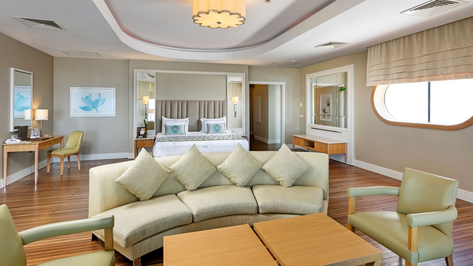 rooms-admiral-suite-main-building-sea-view