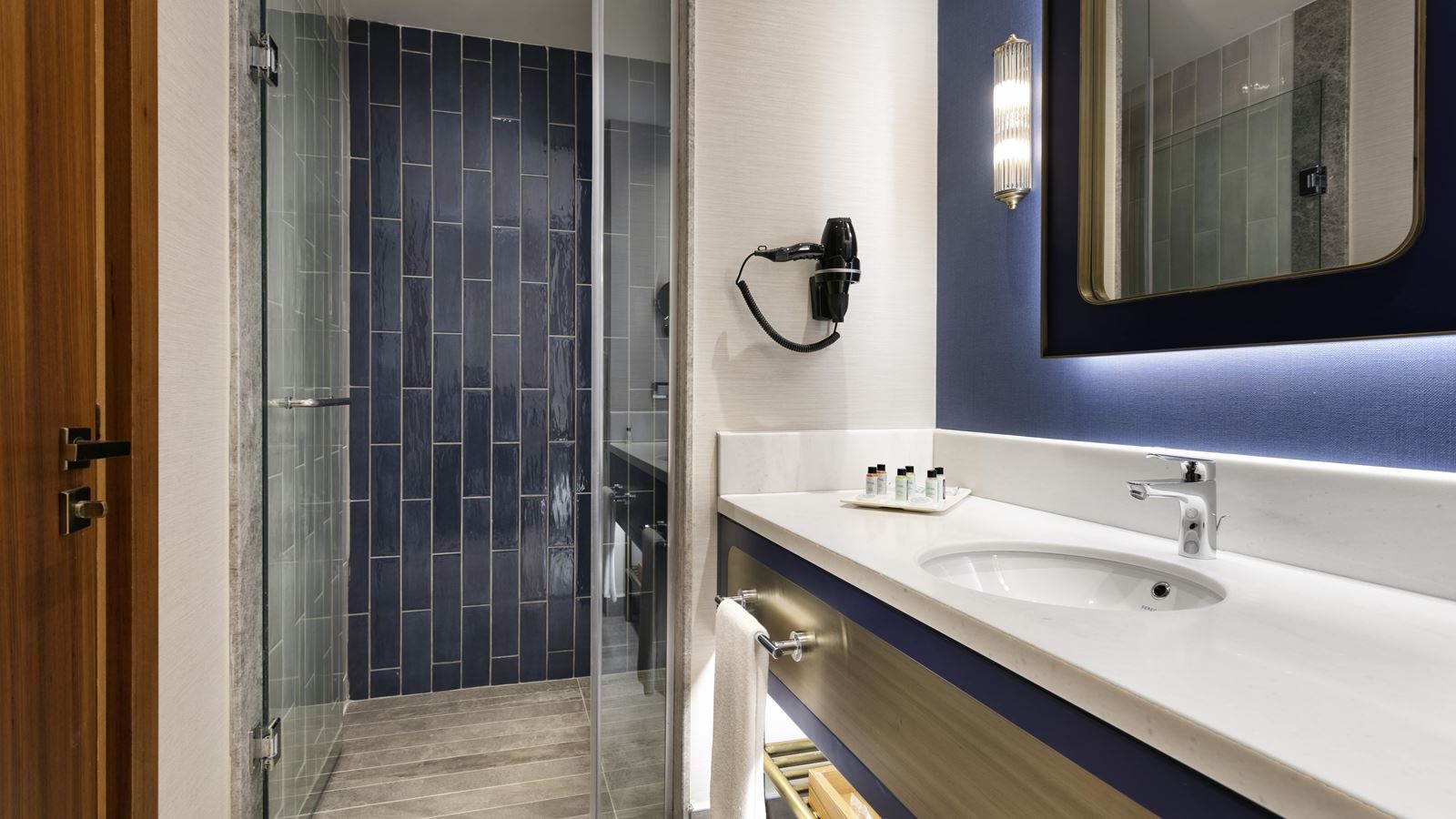 rooms-dublex-suite-terrace-with-jakuzzi